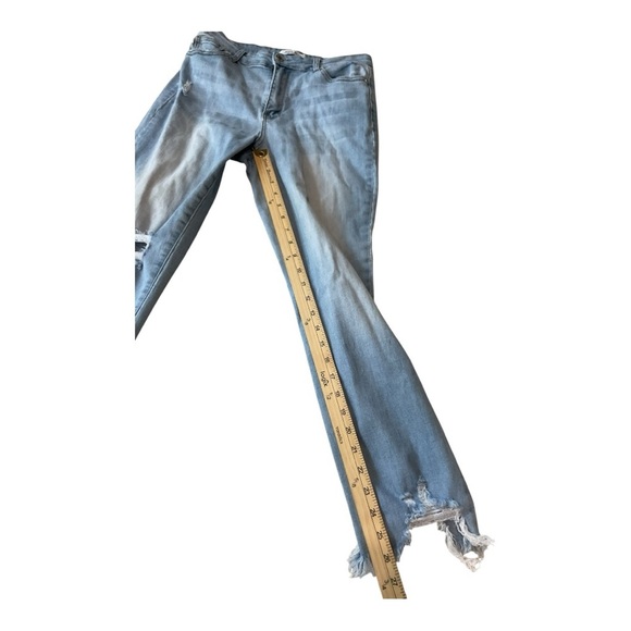 Judy Blue Distressed Raw Hem Jeans – Size 9/29 Light Wash Straight Leg - Picture 3 of 7